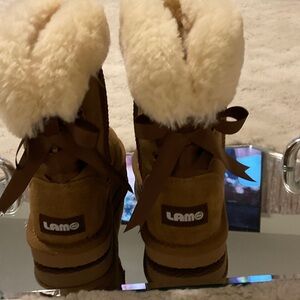 Lamo Kids Chestnut Brown Suede Fur-Trim Lace-Up Boots